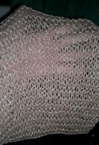 tricoter une laine avec des aiguilles plus grosses