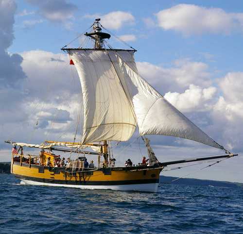 sloop210.jpg